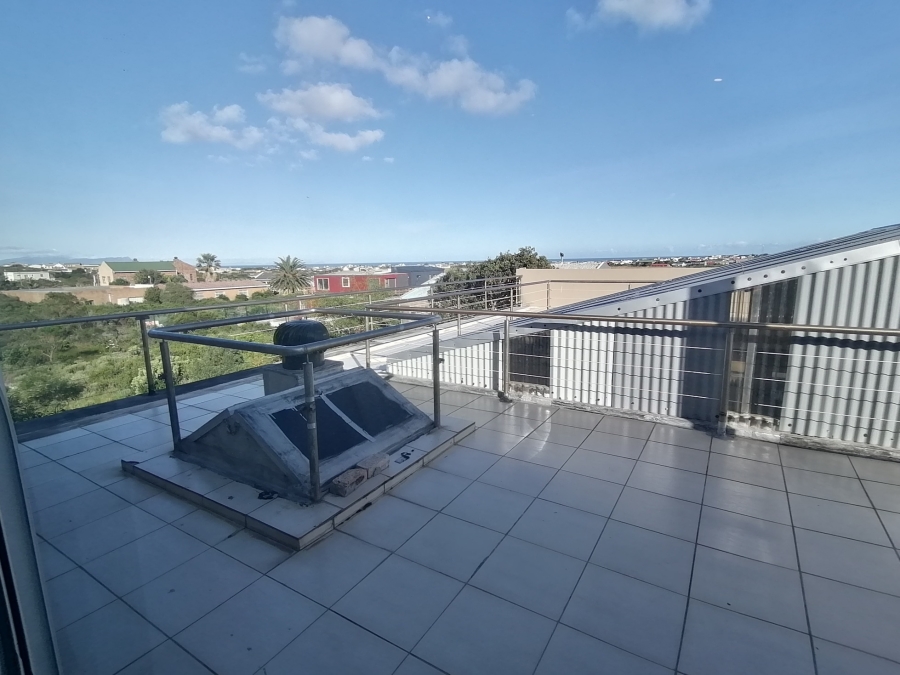 5 Bedroom Property for Sale in Bettys Bay Western Cape